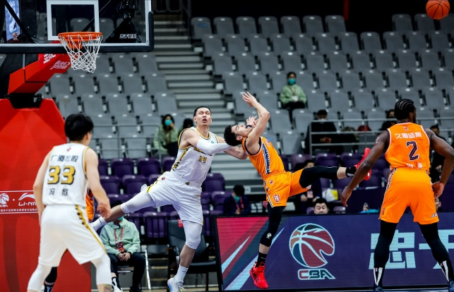 宝威棋牌 -德甲赛程吃紧，毕尔巴鄂竞技集结日篮板制胜，震撼外界，临场指挥获称赞 