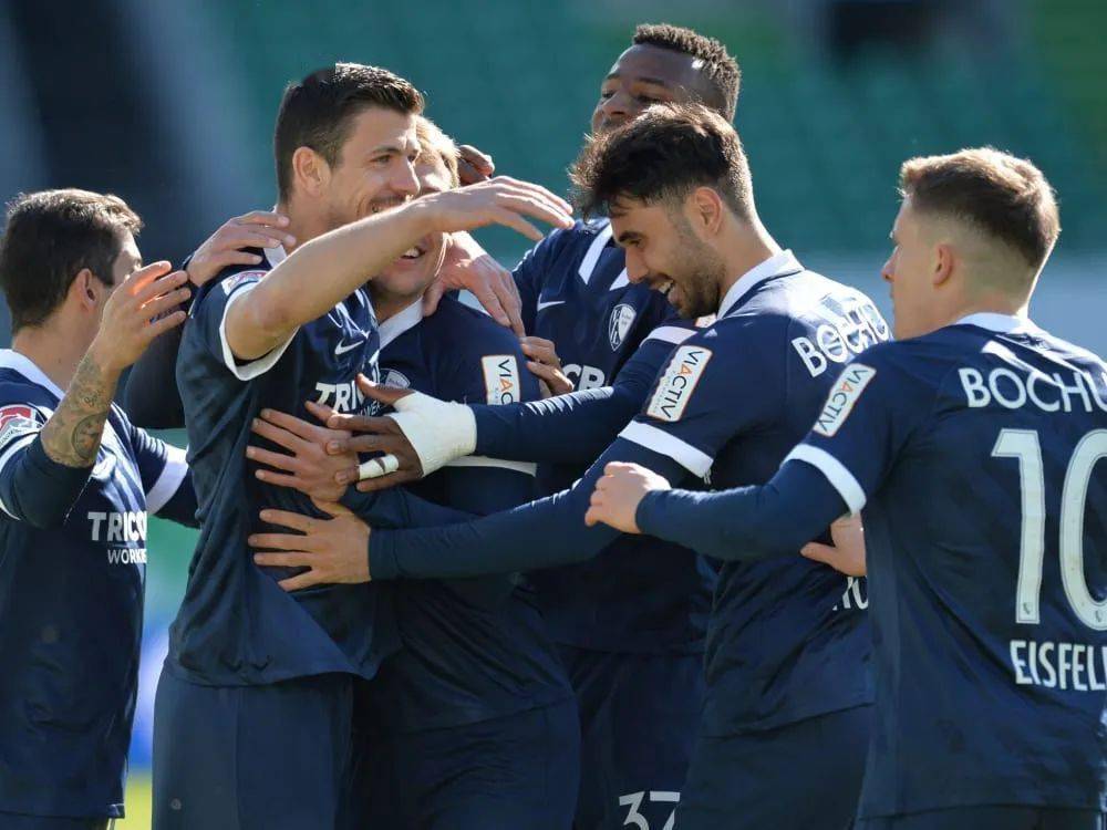 包含那不勒斯训练开放日；集结日篮板制胜引欢呼；德甲在即；赛季目标并未改变的词条