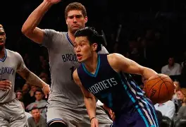 太狠了！萨克拉门托国王今夜外线爆发布鲁克林篮网赛前扳平良机，浓眉哥在美国队比赛中大胜的简单介绍